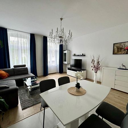 Top Class Apartments In Carlsbad カルロヴィ・ヴァリ エクステリア 写真