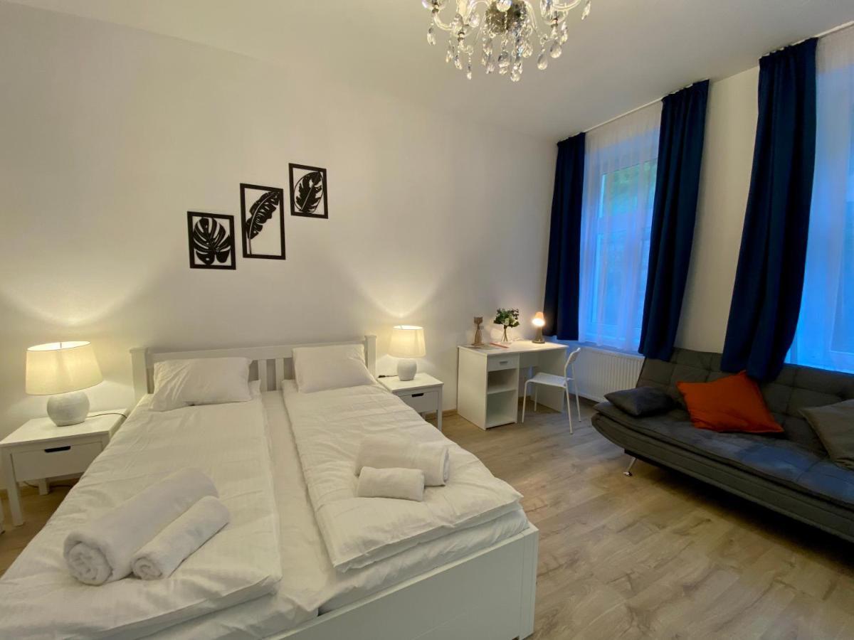Top Class Apartments In Carlsbad カルロヴィ・ヴァリ エクステリア 写真