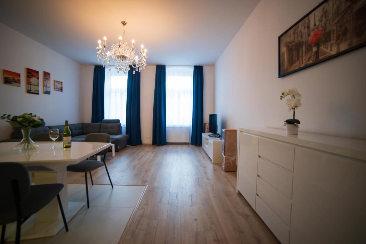 Top Class Apartments In Carlsbad カルロヴィ・ヴァリ エクステリア 写真