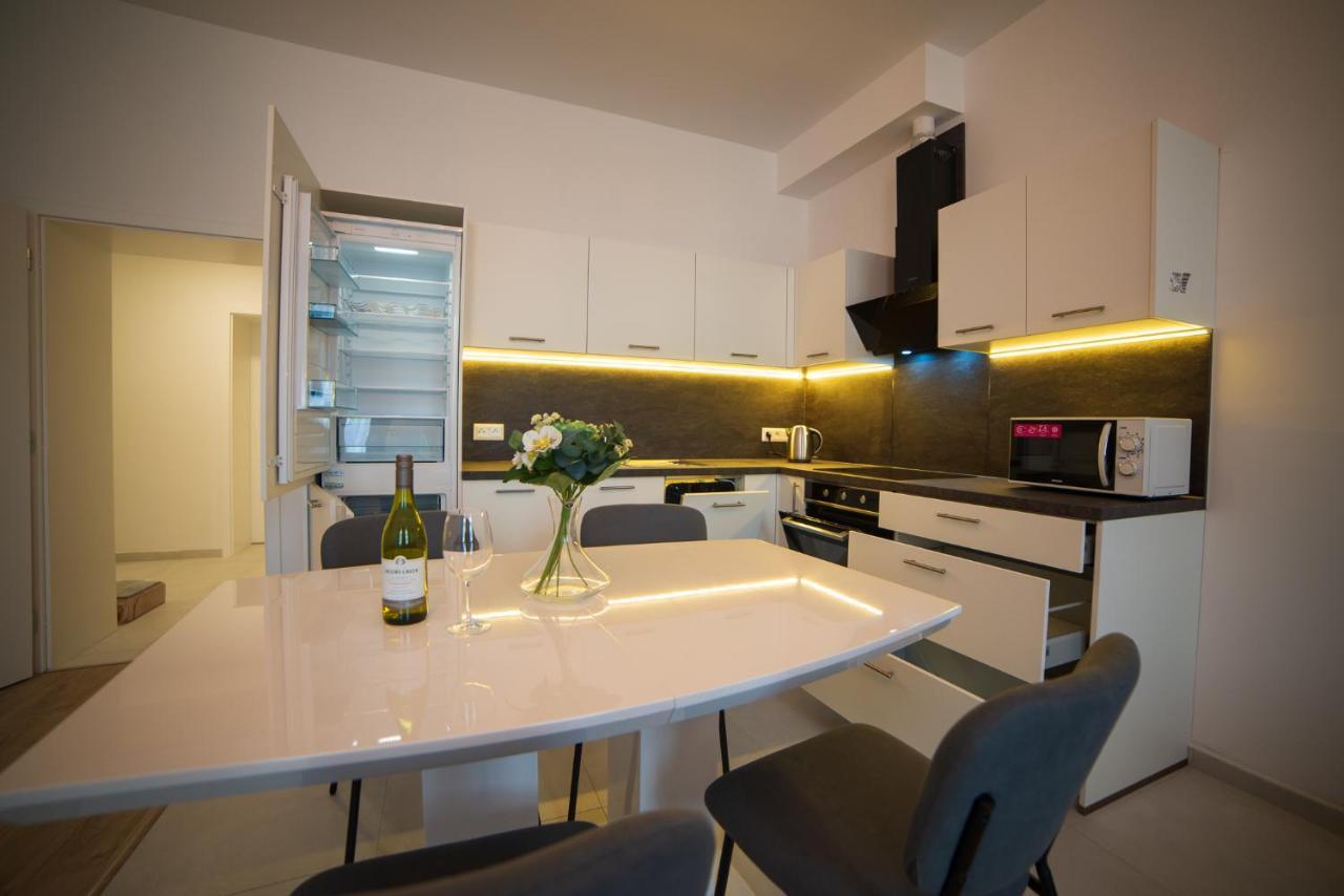 Top Class Apartments In Carlsbad カルロヴィ・ヴァリ エクステリア 写真