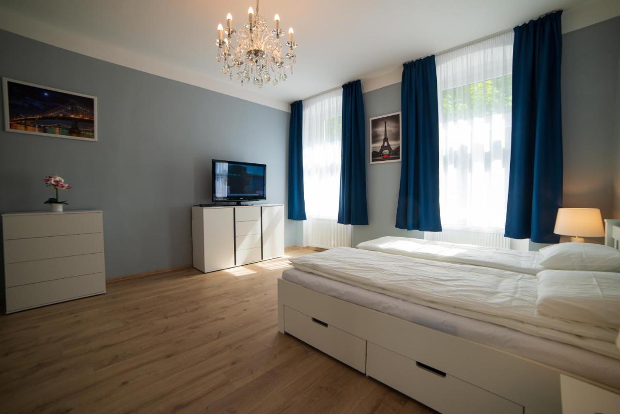 Top Class Apartments In Carlsbad カルロヴィ・ヴァリ エクステリア 写真